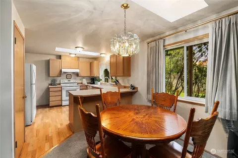 Dining - 8 109th St SE, Everett, WA 98208 photo 1 of 1