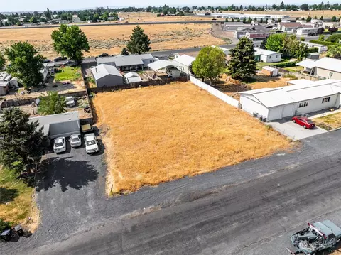 8673 Charles Rd NE, Moses Lake, WA 98837