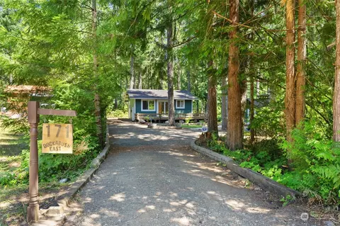 171 N Duckabush Dr E, Hoodsport, WA 98548