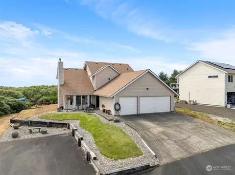 1101 Chester Ave, Grayland, WA 98547