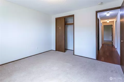 Bedroom - 105 Lincoln St, Everson, WA 98247 photo 2 of 4