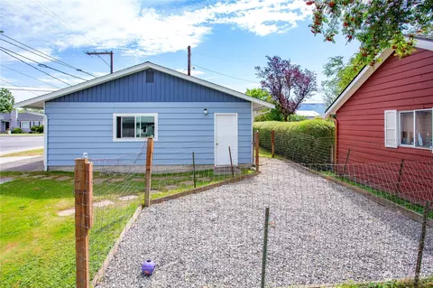 Exterior - 105 Lincoln St, Everson, WA 98247 photo 5 of 8