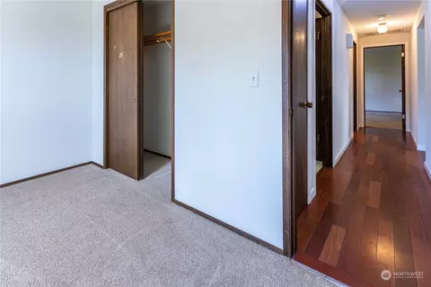 Entry Way - 105 Lincoln St, Everson, WA 98247 photo 2 of 3