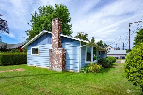 Exterior - 105 Lincoln St, Everson, WA 98247 photo 4 of 8