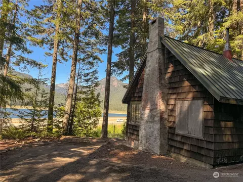 4061 Fs Rd 4832, Snoqualmie Pass, WA 98068