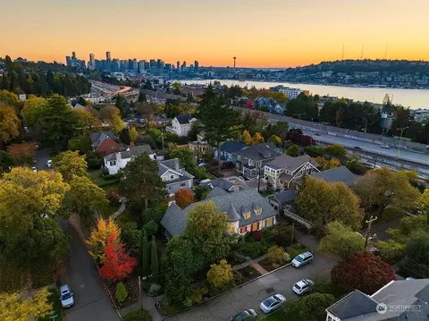 View/Area - 817 E Hamlin St, Seattle, WA 98102 photo 1 of 2