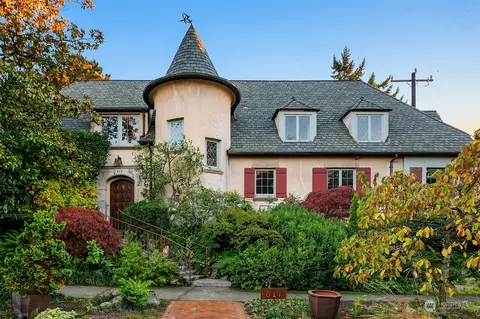 Exterior - 817 E Hamlin St, Seattle, WA 98102 photo 6 of 6