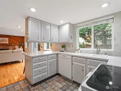12018 NE 161st St, Bothell, WA 98011 photo 17
