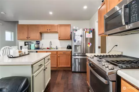 Kitchen - 20228 47th Ave E, Spanaway, WA 98387 photo 3 of 6