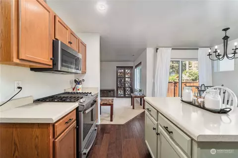 Kitchen - 20228 47th Ave E, Spanaway, WA 98387 photo 5 of 6