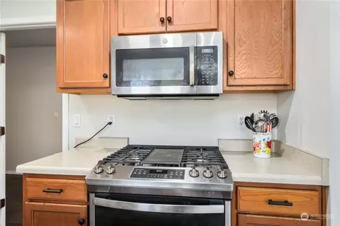 Kitchen - 20228 47th Ave E, Spanaway, WA 98387 photo 4 of 6