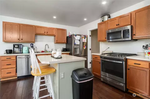 Kitchen - 20228 47th Ave E, Spanaway, WA 98387 photo 2 of 6