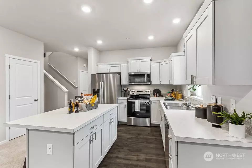 Kitchen - 4226 Pronghorn Pl #50, Bremerton, WA 98310 photo 4 of 4