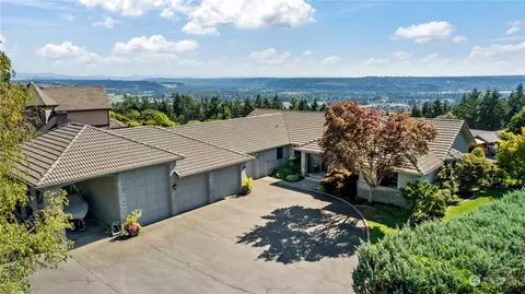 16614 48th St E, Lake Tapps, WA 98391