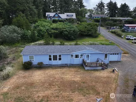 33802 I St, Ocean Park, WA 98640