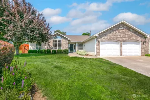 816 N 49th Ct, Yakima, WA 98908