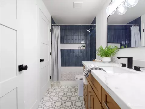 Bath - 3714 108th Pl SE, Everett, WA 98208 photo 2 of 2