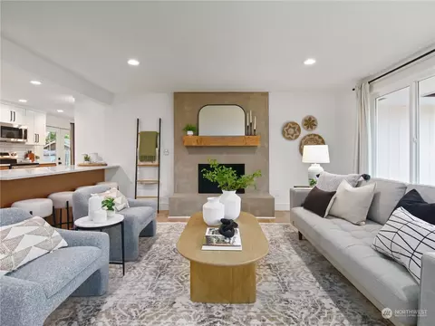 Living - 3714 108th Pl SE, Everett, WA 98208 photo 3 of 5