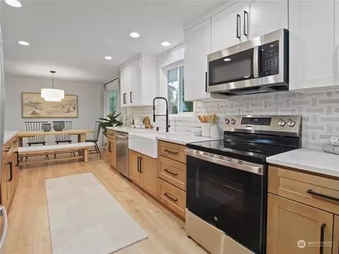 Kitchen - 3714 108th Pl SE, Everett, WA 98208 photo 3 of 6