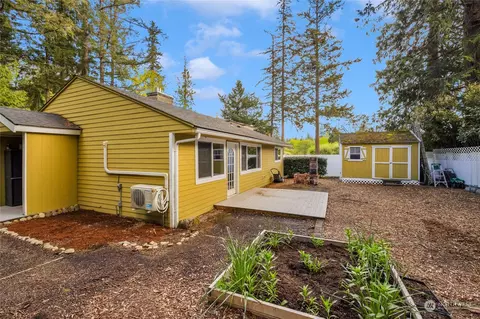 22004 SE 20th St, Sammamish, WA 98075