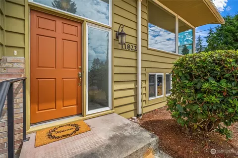 11822 19th Ave SW, Burien, WA 98146