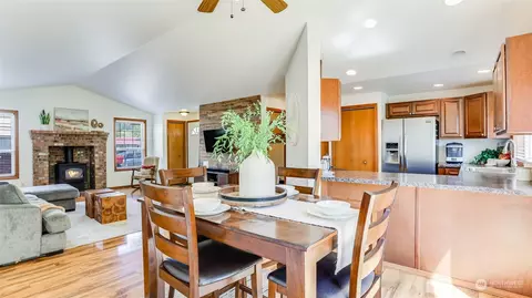 Dining - 505 Corrin Ave SE, Orting, WA 98360 photo 2 of 2