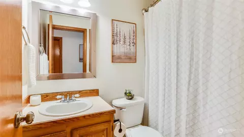 Bath - 505 Corrin Ave SE, Orting, WA 98360 photo 3 of 3