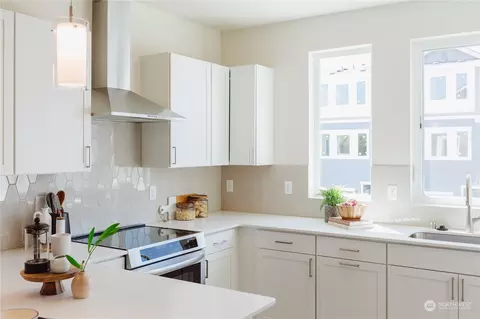 Kitchen - 4226 148th St SE #B2, Bothell, WA 98012 photo 2 of 7