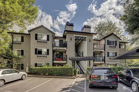 221 9th St #C302, Kirkland, WA 98033