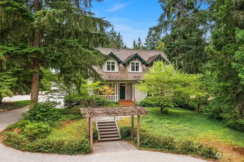 13703 SW 235th St, Vashon, WA 98070