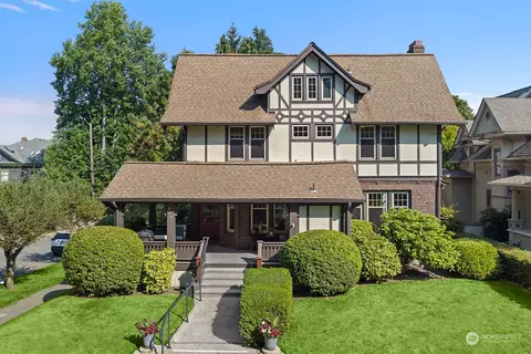958 16th Ave E, Seattle, WA 98112