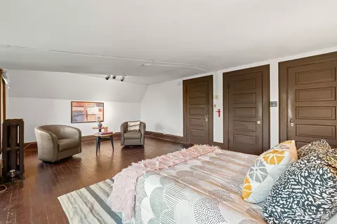 Bedroom - 958 16th Ave E, Seattle, WA 98112 photo 6 of 6