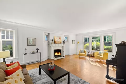 Living - 958 16th Ave E, Seattle, WA 98112 photo 1 of 2