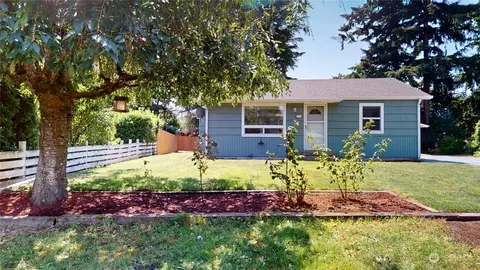 851 S 195th St, Des Moines, WA 98198