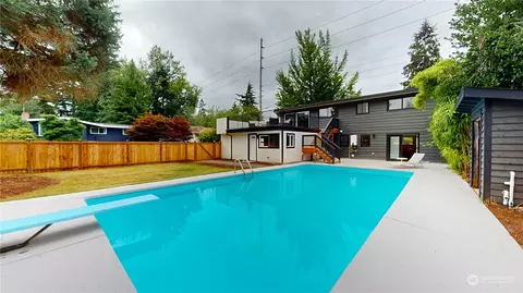 16604 Meridian Ave N, Shoreline, WA 98133