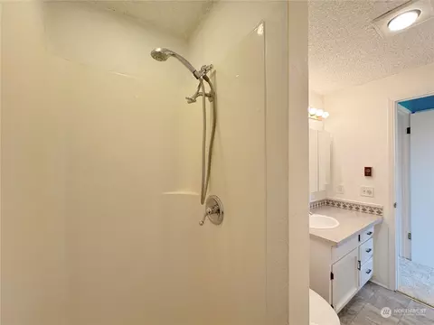 Bath - 302 W Eunice St, Sequim, WA 98382 photo 2 of 4