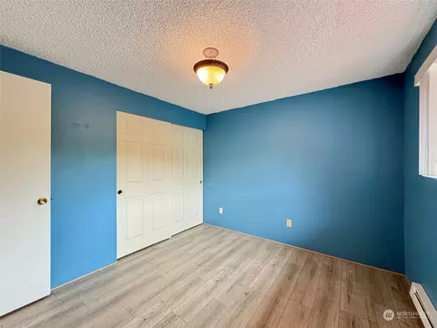 Bedroom - 302 W Eunice St, Sequim, WA 98382 photo 5 of 6