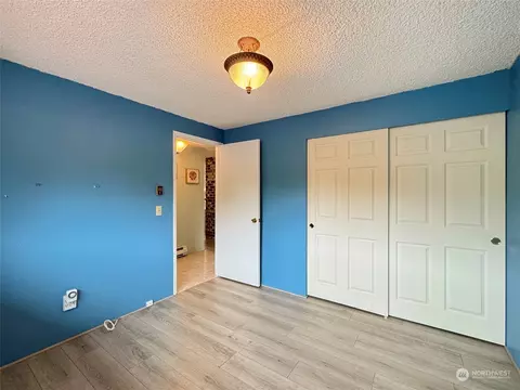Bedroom - 302 W Eunice St, Sequim, WA 98382 photo 4 of 6