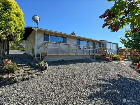 Exterior - 302 W Eunice St, Sequim, WA 98382 photo 4 of 11