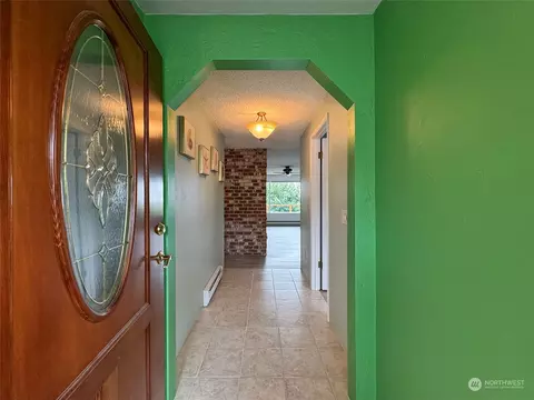 Entry Way - 302 W Eunice St, Sequim, WA 98382 photo 1 of 1