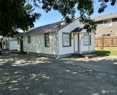 1343 Maple St, Wenatchee, WA 98801