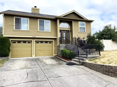 13638 SE 274th Pl, Kent, WA 98042
