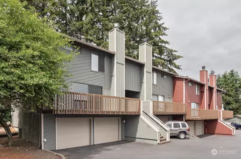 25044 Lake Fenwick Rd #38, Kent, WA 98032