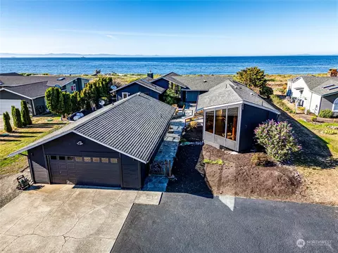 1086 Strait View Dr, Port Angeles, WA 98362