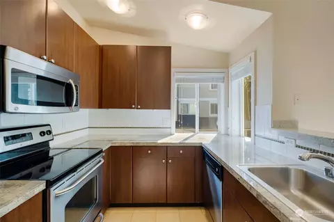Kitchen - 16101 Bothell Everett Hwy #C301, Mill Creek, WA 98012 photo 1 of 3