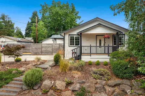 3108 SW Barton St, Seattle, WA 98126