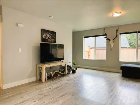 104 Oak St, Winlock, WA 98596 photo 8