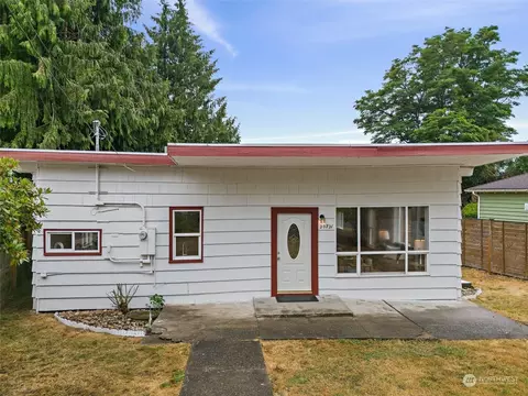 20721 2nd Ave S, Des Moines, WA 98198
