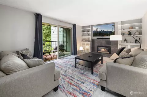 4717 W Lake Sammamish Pkwy SE #C206, Issaquah, WA 98027