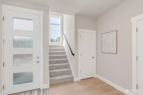 Entry Way - 20202 94th Dr NE, Bothell, WA 98011 photo 2 of 3